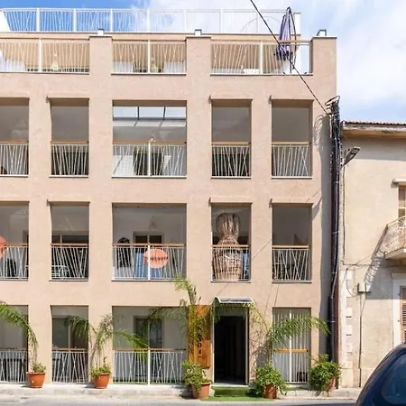 Sunstone - Cozy W Terrace In * לרנקה